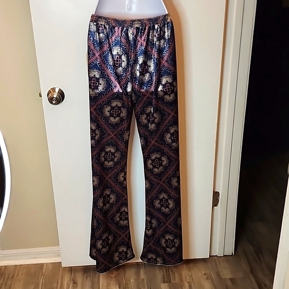 NWT BAND OF GYPSIES | Velvet Boho Bell Bottom Pants Size Medium - Picture 4 of 5